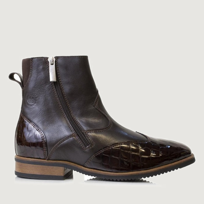 Bareback Monroe short boots in brown leather