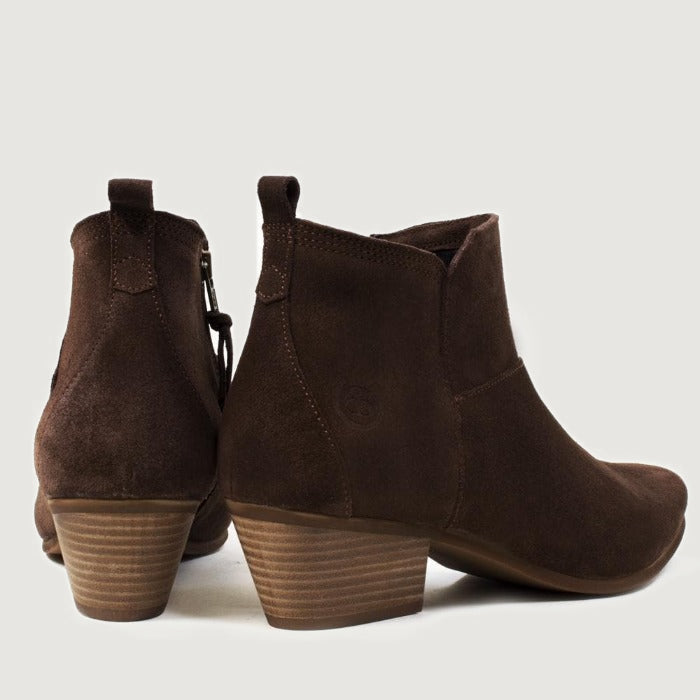 Bareback Roxy suede ankle boots in brown, rear view of the pair