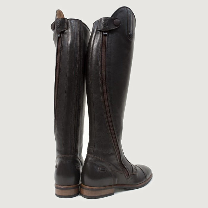 Bareback Graceland long riding field boots in brown leather, rear view of the pair