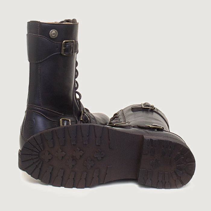 Bareback Harley boots in brown leather, showing the cleated rubber outsole
