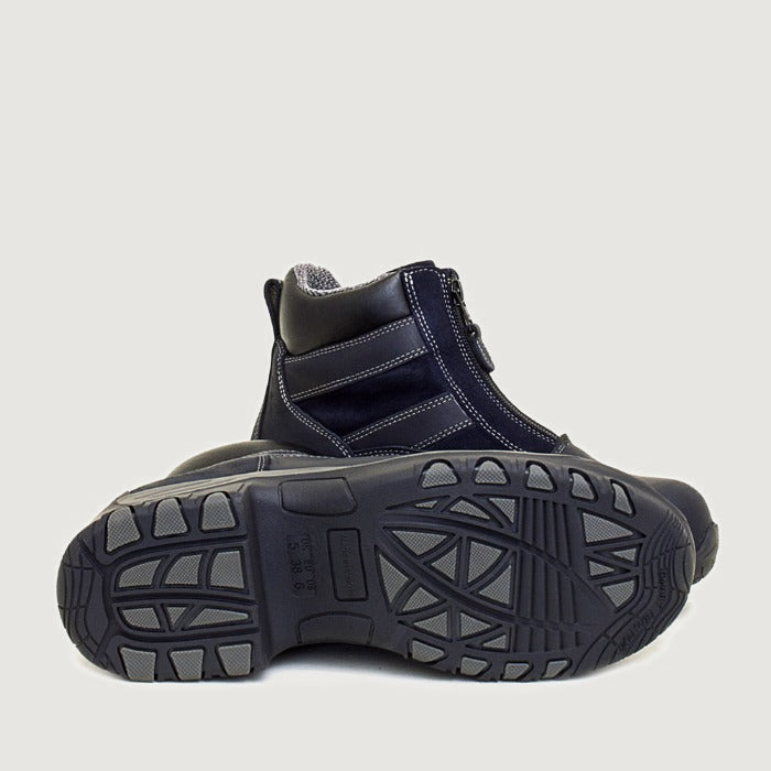 Bareback Chatsworth Storm waterproof jodhpur boots in navy, close-up of the grip outsole