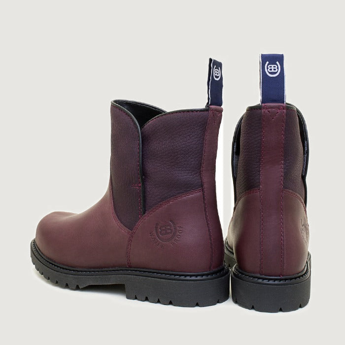 Quebec waterproof ankle boot in Bordeaux, angled view, factory second 481b