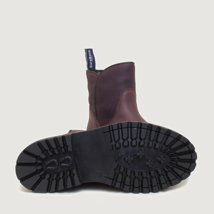 Bareback Quebec waterproof ankle boots in bordeaux, close-up of the cleated outsole