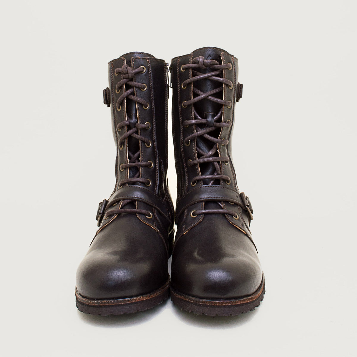 Bareback Harley boots in brown leather, front view of the pair showing the crossed laces and side buckle straps