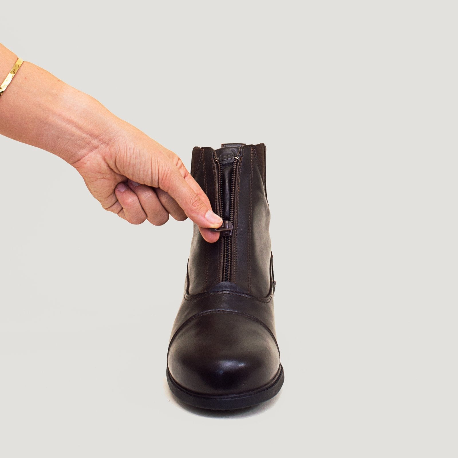 Bareback Idaho Storm waterproof jodhpur riding boots in brown leather, close-up of the front zip