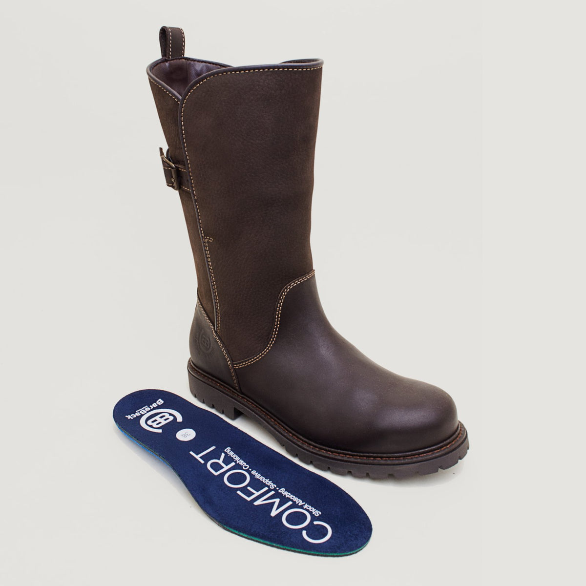 Bareback Quebec waterproof mid-calf boots in brown leather, with the Comfort insole placed beside the boot